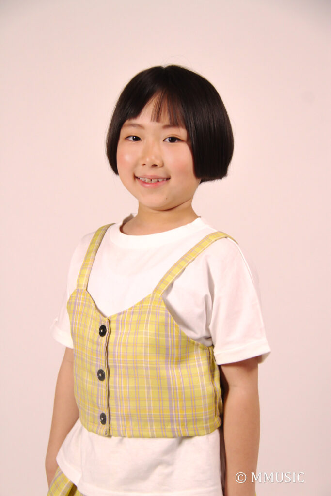岸 真優子